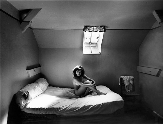 Im Dienstbotenzimmer_1960 © Robert Haeusser