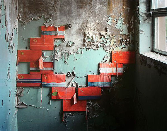 © ROBERT POLIDORI, STAIRWELL IN SCHOOL #5, PRIPYAT, 2001