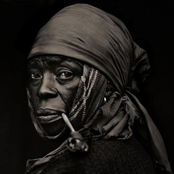 © Dana Gluckstein, Frau mit Pfeife, Haiti 1983