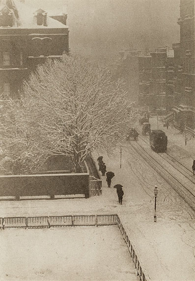 Alfred Stieglitz (1864-1946)Snapshop from my window, New York, (Volume XX)Silver print, 18,5 x 13 cm without frame, 55 x 45 x 3 cm with frameEdition number unknown© BONO 2011