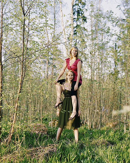 © Wilma Hurskainen, Carry Me, 2011, c-print on aluminium, 80 x 64 cm