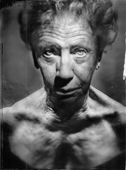 Der zweite Blick / The Second Glance
Zeitgenössische Fotografie / Contemporary photography Der zweite Blick / The Second Glance
Zeitgenössische Fotografie / Contemporary photography
