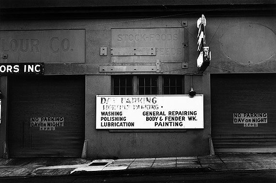 Lewis Baltz: San Francisco, 1972Aus der Serie: The Prototype Works© Lewis Baltz. Courtesy Galerie Thomas Zander, Köln