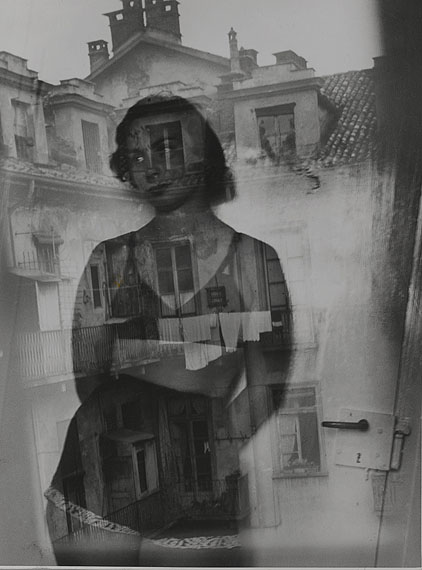 Heinz Hajek-HalkePrinzessin der Hinterhöfe (The Princess of the Backyards), before 1930Vintage silver printEstimate € 8,000 – 10,000