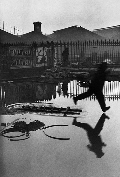 Henri Cartier-Bresson, Place de l'Europe, Gare Saint-Lazare, Paris, 1932, &copy; Henri Cartier-Bresson/Magnum Photos