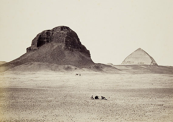 Francis Frith: Dahshur, Pyramiden von Osten, um 1857Museum Ludwig, K&ouml;ln, Fotografische Sammlung (Sammlung Lebeck)