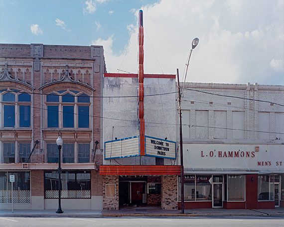 Alec Soth, Grand Twin Cinema, Paris, Texas, 2006