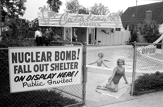© Max Scheler Estate, „Atombunker zu verkaufen“, Los Angeles 1961