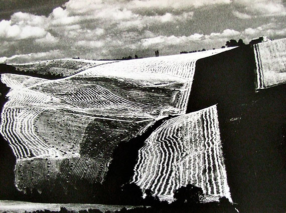 Metamorphosis of the land, 1968 &copy; Rita Giacomelli, Archivio Mario Giacomelli &ndash;Sassoferrato