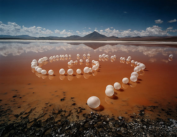 Vanishing TracesFrom the series: Soft Horizons, Bolivia, 2006Courtesy Michael Hoppen, London / LondenCourtesy Vous Etes Ici, Amsterdam© Scarlett Hooft Graafland