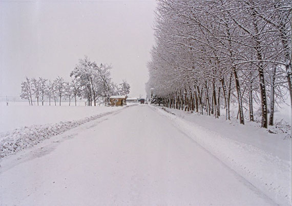 Series Paesaggio italiano, Campagna emiliana, 1985, Project Print, 6.3 x 8.8 cm © Fondo di Luigi Ghirri, Courtesy of Mummery+Schnelle