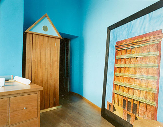 Series Studio di Aldo Rossi , Milano - Studio di Aldo Rossi 1989-90, Project Print, 8 x 10 cm © Fondo di Luigi Ghirri, Courtesy of Mummery+Schnelle