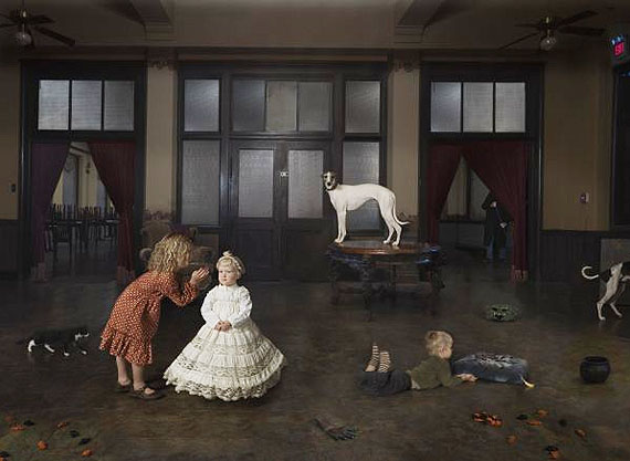 Julie Blackmon, Queen, 2010© Julie Blackmon. Courtesy Robert Mann Gallery, New York.