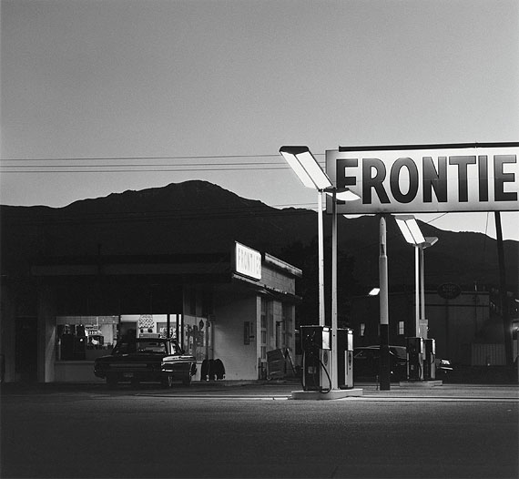 Robert Adams, Pikes Peak, aus The New West, 1968&ndash;1971Silbergelatineabzug, ca. 15,2 x 14,2 cmNieders&auml;chsische Sparkassenstiftung, Hannover&copy; Robert AdamsRepro: Michael Herling / Uwe Vogt, Sprengel Museum Hannover