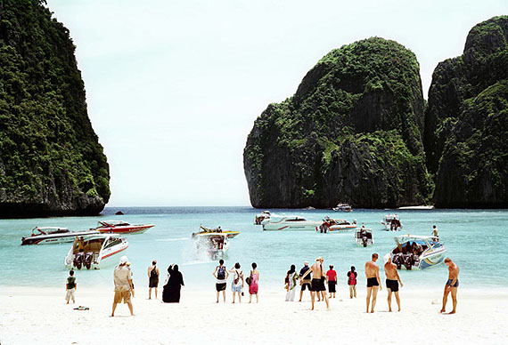 Phi Phi Ley, 2004 © FRANCESCO JODICECourtesy Brancolini Grimaldi Arte Contemporanea