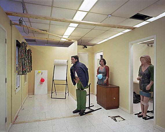 Lynne Cohen
Untitled (Police Balloons), 2008
C-Print
132 x 157 cm
© Lynne Cohen, Courtesy Galerie Wilma Tolksdorf Frankfurt / Berlin