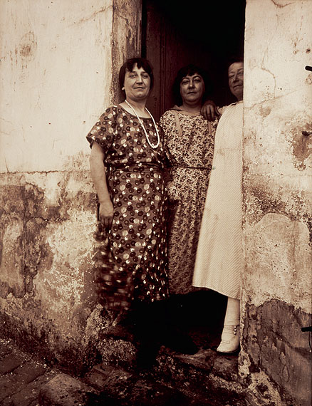 Rue Asseline, 1924- 1925 &copy; Eug&egrave;ne Atget / George Eastman House