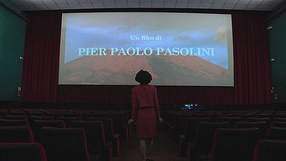 Ming WongDevo partire. Domani / I must go. Tomorrow (still), 20105 channel video installation, 12:58 minutes, colour, sound, © Ming Wong