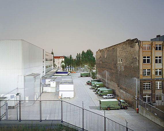 Schering, BerlinC-Print auf Aluminium, hinter Glas, gerahmt 125 x 149,1 cm, 2003, edition of 5. &copy; Thomas Weinberger/ VG Bild-Kunst, Bonn 2011