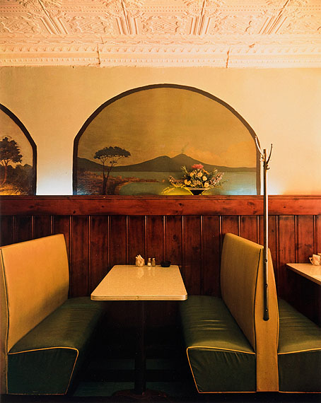 Evelyn Hofer, Little Italy, Mulberry Street, New York, 1965© Galerie mBochum