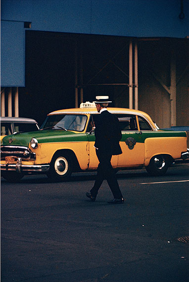 Saul Leiter: Straw Hat, ca. 1955. © Saul Leiter, Courtesy Howard Greenberg Gallery, New York. 