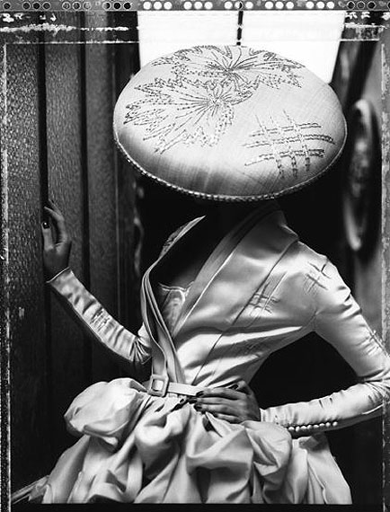 La fille en plâtre VIII, Dior Collection Summer 2007, Paris, 2009Gelatin silver printLarge, edition of 10, 72 3/4 x 53 1/8 in.Medium, edition of 10, 51 x 35 1/4 in.Small, edition of 10, 23 5/8 x 19 3/4 in.&copy; Cathleen Naundorf, courtesy of Hamiltons Gallery