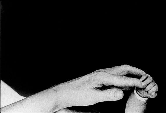 &copy; Eve Arnold / Magnum PhotosDie ersten fünf Minuten im Leben eines Babys. Long Island, New York, 1959.A baby`s first five minutes. Long Island, New York, 1959.