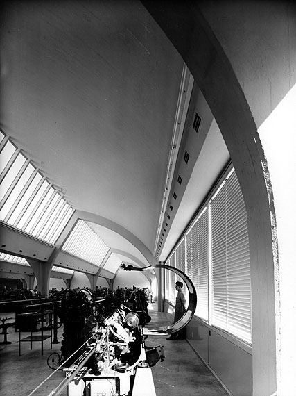 Heinrich Heidersberger "689 / 12 Franke & Heidecke (Rollei)" Braunschweig 1955 © Heinrich Heidersberger/Institut Heidersberger