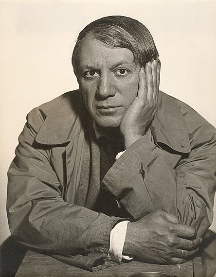 Man Ray&bdquo;PICASSO, PARIS&ldquo; 1933Vintage. Silbergelatineabzug. 25,2 x 19,8 cm. R&uuml;ckseitig mit blauem Farbstift signiert, datiert, betitelt und bezeichnet