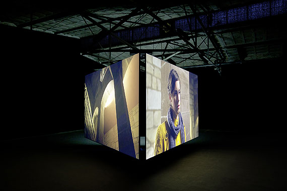 Clemens von Wedemeyer,Muster (Rushes), 2012, synchronized 3 channel HD film installation, colour, sound, 3 screens 280x500 cm, 3x27 min. Commissioned and produced by Documenta (13) with support of ZDF 3Sat; Kadist Art Foundation, Paris; Medienboard Berlin Brandenburg; Nordmedia, Hannover; Hessische Filmf&ouml;rderung HR, Frankfurt a.M.; Galerie Jocelyn Wolff, Paris. By courtesy of Clemens von Wedemeyer. Foto: Henrik Stromberg.