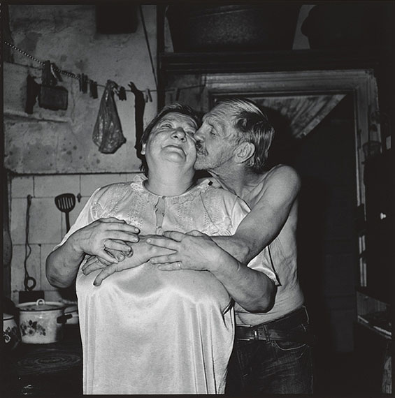 Inta RukaGita Gaigale, Marius Gaigals, Riga, Latvia, 2011aus der Serie: "On the other side of the river"Silbergelatineabzug auf Barytpapier35 x 33,5 cmAuflage 7