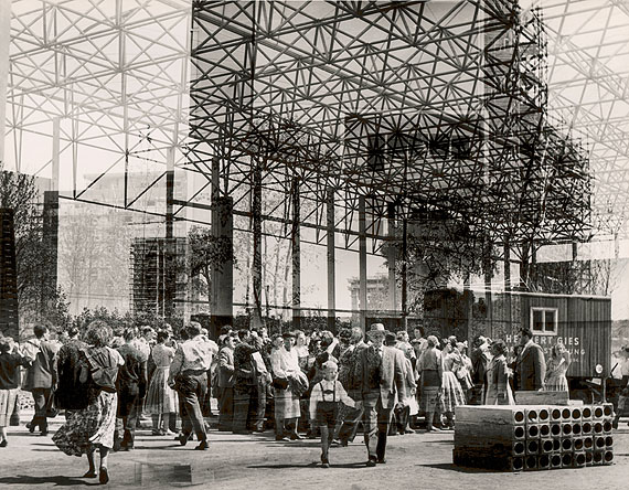 Ohne Titel / Hansaviertel, um 1957Silbergelatine, 29,5 x 37,6 Foto: Heinz Hajek-Halke © Akademie der Künste, Berlin, Kunstsammlung