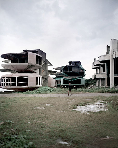 anothermountainman: Lanwei 18 / The Beauty / Taipei, 2008, Archival inkjet print, 139 x 111 cm (Edition of 10) / 114 x 91 cm (Edition of 10)