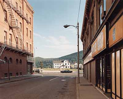 Stephen Shore . Holden St., North Adams, Mass. 1974 (Abzug 1981)