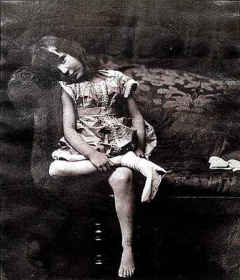 Moti Mentali – Mirroring Victorian and Contemporary Photography Moti Mentali – Mirroring Victorian and Contemporary Photography