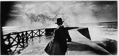 Jacques Henri LartigueSala, Rocher de la Vierge, Biarritz, août 1927.