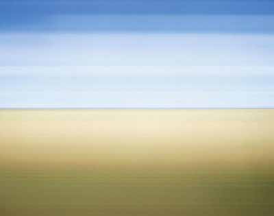 Michael Wesely, Windmühlen bei Beerfelde, 2004, C-Print hinter Plexiglas im Stahlrahmen, 110 x 140 cm, Unikat. Galerie Clemens Fahnemann, Berlin