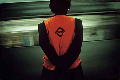 o.T., aus: Ventures Underground seit 1990, c-Print, 62.23 x 101.6 cm© Martha Rosler