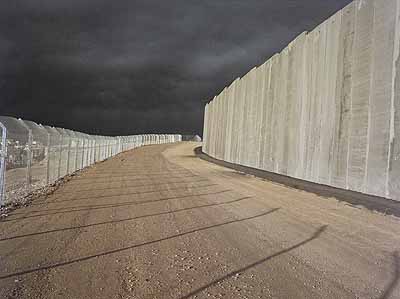 Noel Jabbour, Before the Storm,
Jerusalem, 2004, from: Segregation Wall