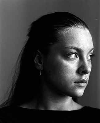 © Shirana Shahbazi[Ania-03-2005]aus: MIR , 2005, 34 x 27 cm, C-Print auf Aluminium gerahmtCourtesy Galerie Bob van Orsouw, Zürich