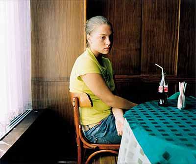 © Shirana Shahbazi[Ania-01-2005] aus: MIR2005/2006120 x 150 cm C-Print auf Aluminium Courtesy Galerie Bob van Orsouw, Zürich