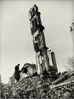 Margaret Bourke-White, Cologne, Germany 1945, photographed and printed 1945, vintage gelatin silver, print 33.9x25.3 cm (Courtesy Galerie Daniel Blau, München)