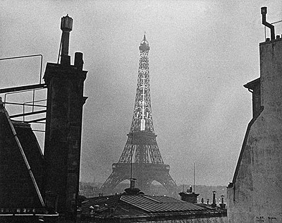 Ilse Bing Eiffel Tower. Paris 1934  Vintage gelatin silver print on Agfa-Brovira paper, matt. 8.8 x 11.1 in.  Lot 34 / Estimate 10.000,- EUR