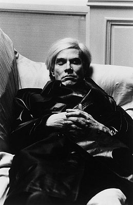 Helmut Newton Andy Warhol in Paris. 1977  Gelatin silver print, printed later.  12.4 x 8.1 in., size of sheet 13.9 x 10.9 in.  Lot 178 / Estimate EUR 8.000,- EUR