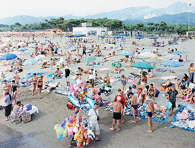 Massimo Vitali Palloncini, 2005 180x150cm
220x180cm