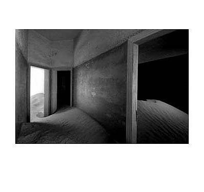Versandung 9, 2004 Piezo-Pigment-Prints/ Diasec/ Objektrahmen 9,1 x 13,8 cm (Rahmen 45 x 45 cm)