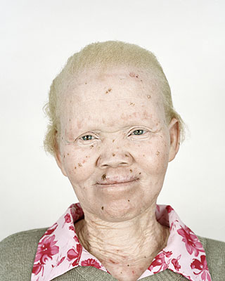 Pieter Hugo Fikelephi Dlamini, Durban, 2005 © Pieter Hugo, Courtesy of the Stephen Cohen Gallery