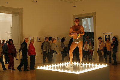 Felix Gonzalez-Torres Untitled (Go-Go Dancing Platform), 1991 Installationsansicht Kunstmuseum St. Gallen Courtesy Kunstmuseum St. Gallen
