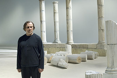 James Coleman
Courtesy: James Coleman; Marian Goodman Gallery; Simon Lee Gallery; Galerie Micheline Szwajcer.
Retake with Evidence, 2007 Performed by Harvey Keitel. Projected Film.
© James Coleman