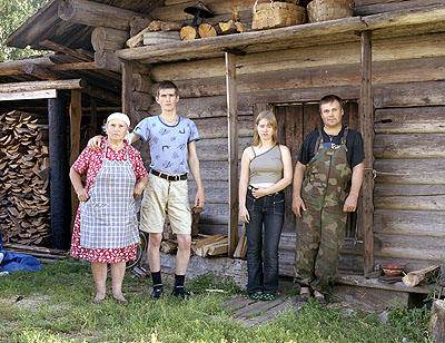 Anastasia Khoroshilova Russkie #12, 2007 c-print on alu, framed, ed.6100 x 125 cm